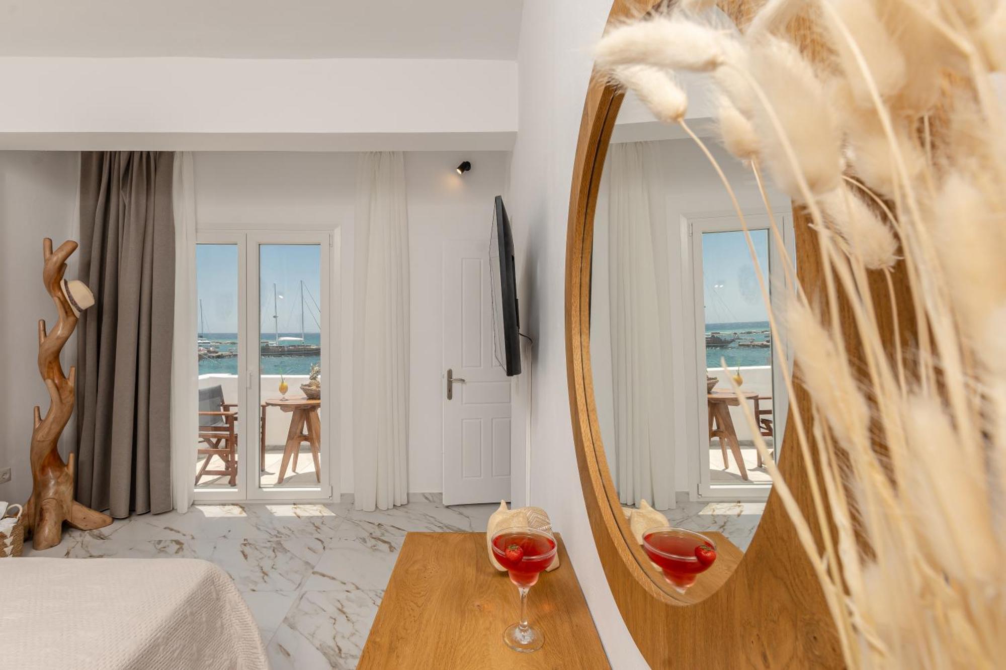 Ocean Whisper Beachfront Apartment Agia Anna (Naxos)