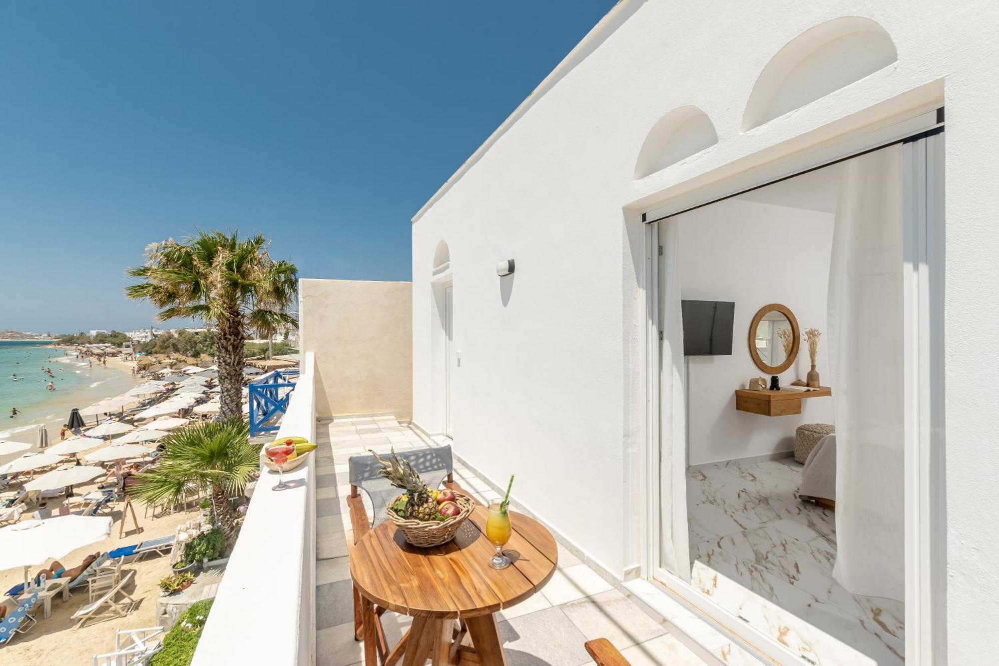 Ocean Whisper Beachfront Apartment *